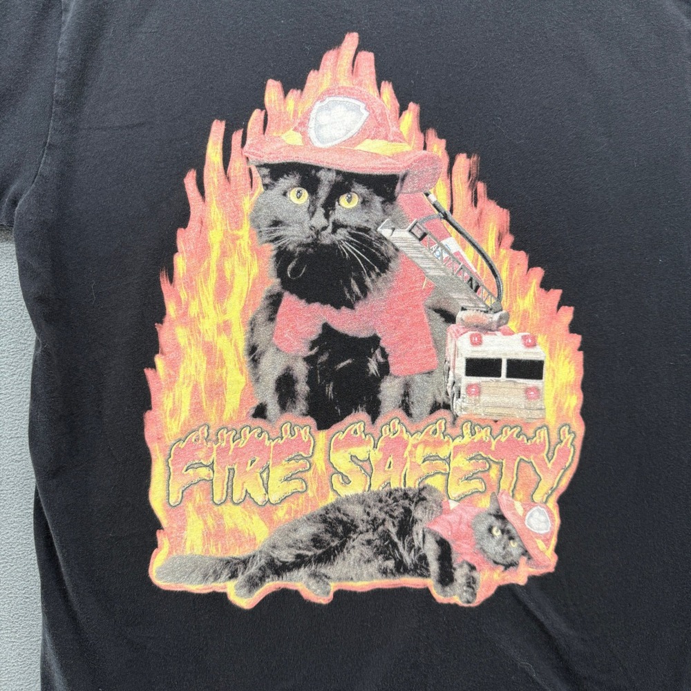 Cat Warehouse T-Shirt Medium Black Fire Safety Black Cat Firefighter Graphic - Picture 2 of 7